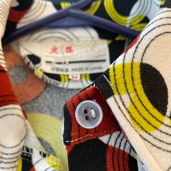 “Spark” 3/4 sleeve vintage shirt - Picture 5 of 5